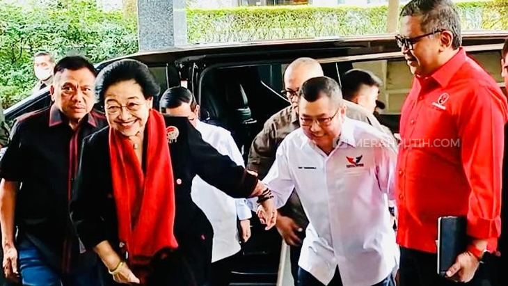 Didampingi Pramono Anung, Megawati Hadir di Rapat TPN Ganjar-Mahfud