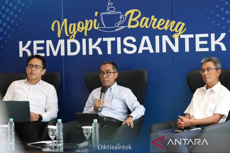 Mendiktisaintek Siap Bantu Kepulangan Mahasiswa Indonesia di Harvard, Tunggu Keputusan Lanjut
