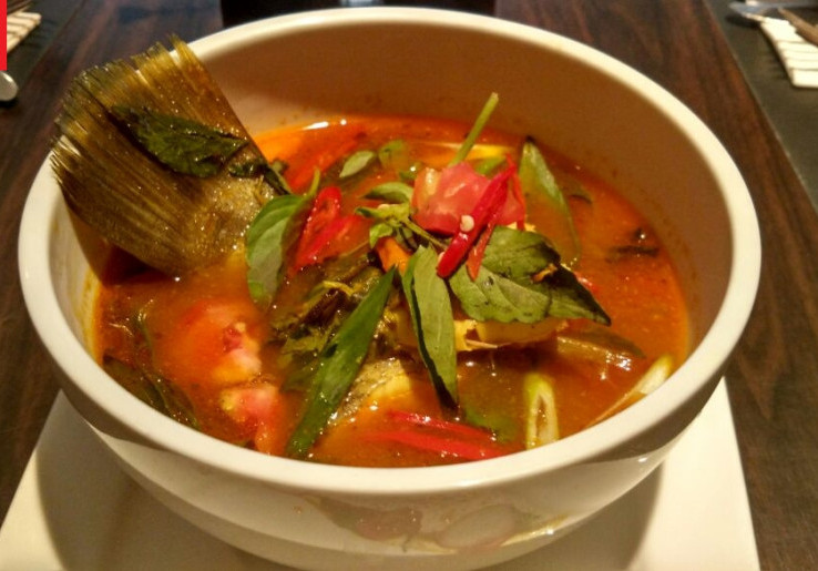 Archipelago Snapper Fish Soup, Menu Lima Pulau Besar Indonesia