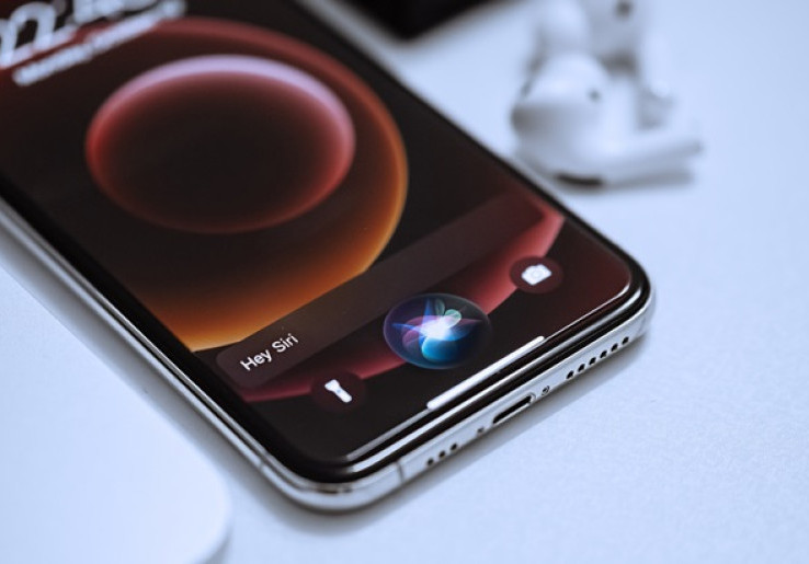 Asisten AI Apple Siri Punya Suara Baru
