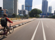 Masih Ada Warga yang Berolahraga dan Bersepeda di Sudirman-Thamrin
