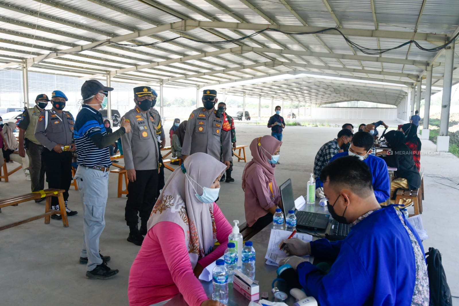 Polresta Cirebon Beri Vaksinasi Gratis bagi Perusahaan yang Patuh PPKM Darurat