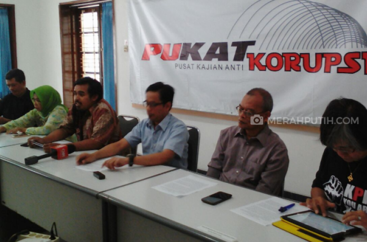 Pukat Tolak Wacana Penghilangan Wewenang Penuntutan KPK oleh Kejaksaan Agung