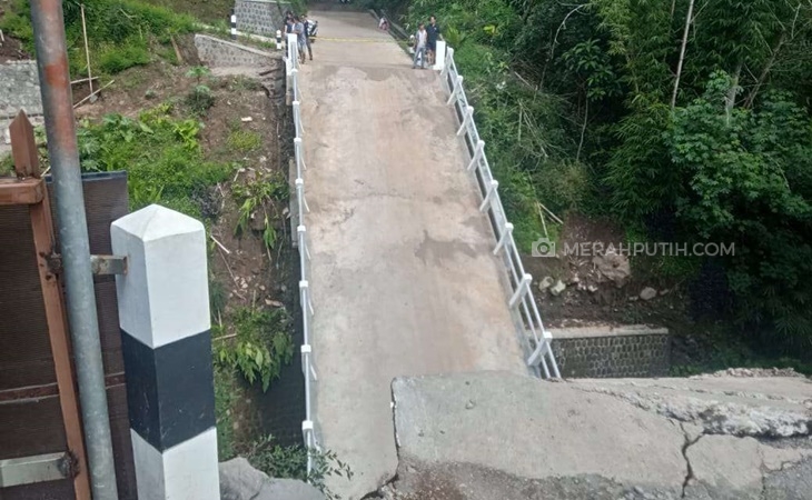  Baru Selesai Dibangun dengan Dana Miliaran, Jembatan di Boyolali Ambrol