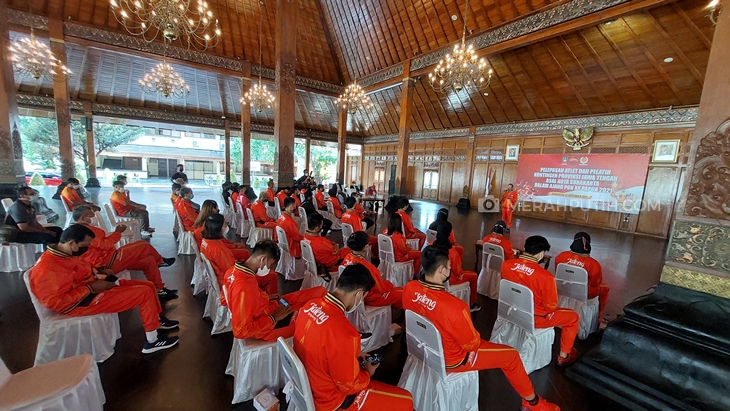 Berikan Uang Saku untuk Atlet di PON Papua, Gibran: Semoga Menang