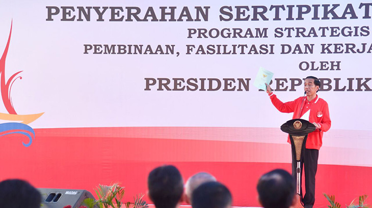 Presiden Jokowi Serahkan 6.000 Sertifikat di Pekanbaru
