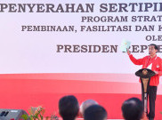 Presiden Jokowi Serahkan 6.000 Sertifikat di Pekanbaru