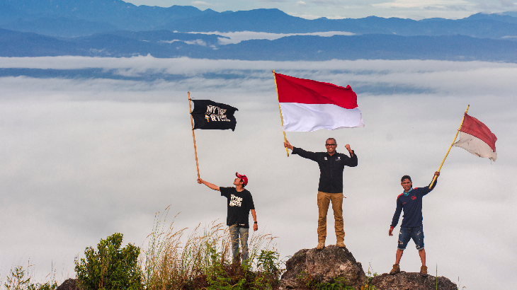 Merah Putih di Puncak Suligi