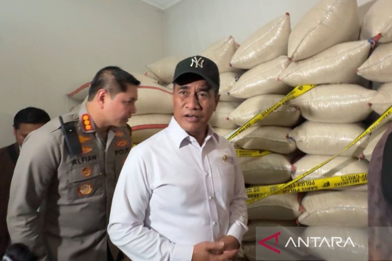Mentan Temukan Beras SPHP Disulap Jadi Beras Premium di Jakarta