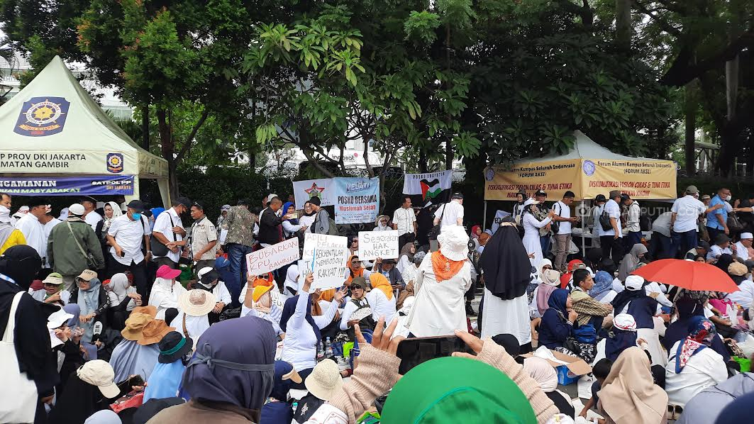 Eks Menag Hingga Din Syamsuddin Nongol di Dekat Gedung MK Bareng Pendemo