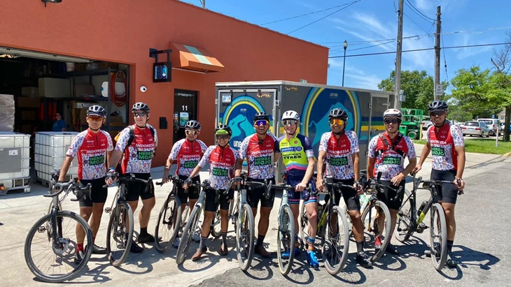 8 Cyclist Indonesia Taklukkan Event Sepeda Gravel Terbesar di Dunia