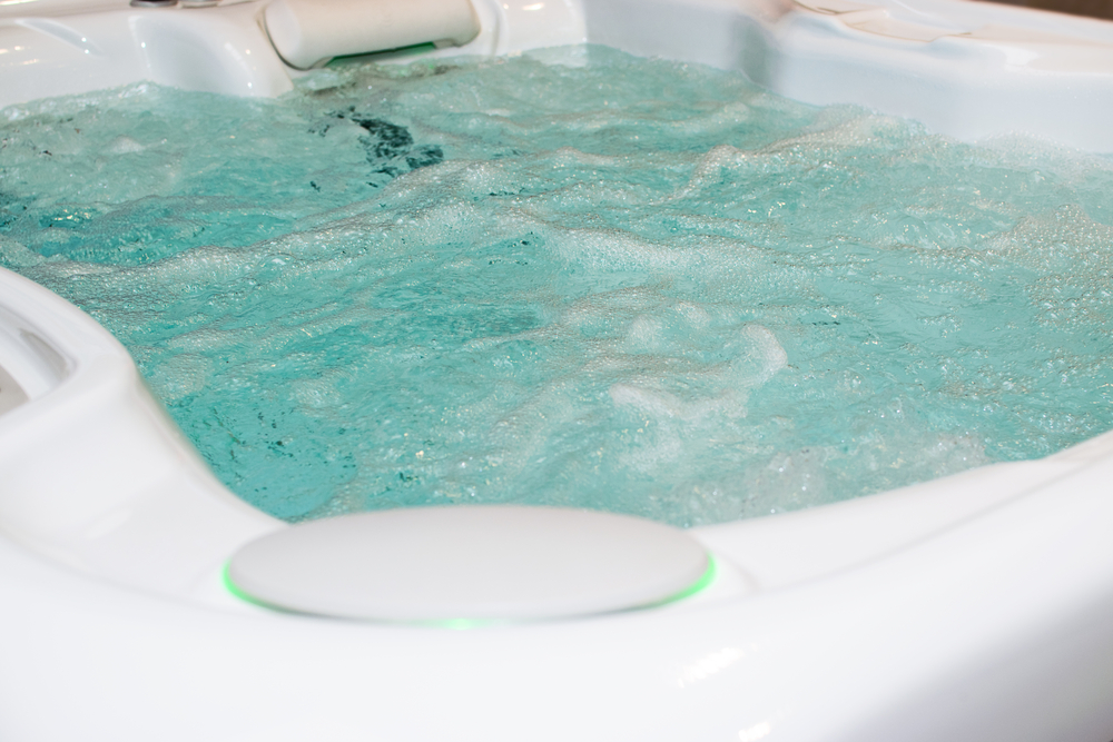 Jangan lupa untuk menggunakan air hangat. (Foto: Niagara Hot Tubs)
