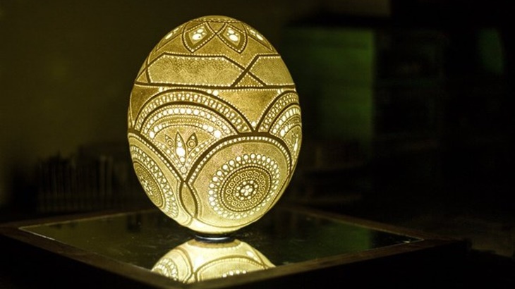Karya Seni Telur dengan 45.800 Lubang ini Pecahkan Rekor Dunia