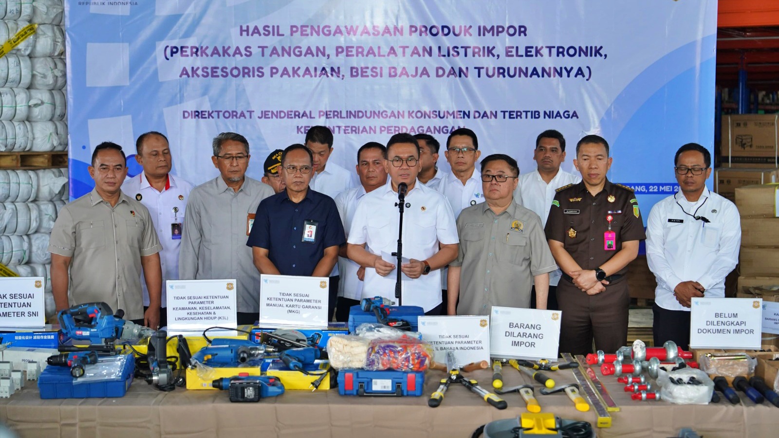 Mendag Sita Produk Impor China Tak Sesuai Aturan Senilai Rp 18,85 Miliar