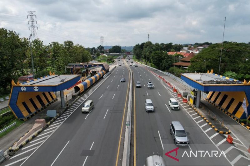 Arus Balik Jakarta Membeludak, Skema Contraflow Tol Jakarta-Cikampek KM 70-47 Resmi Berlaku