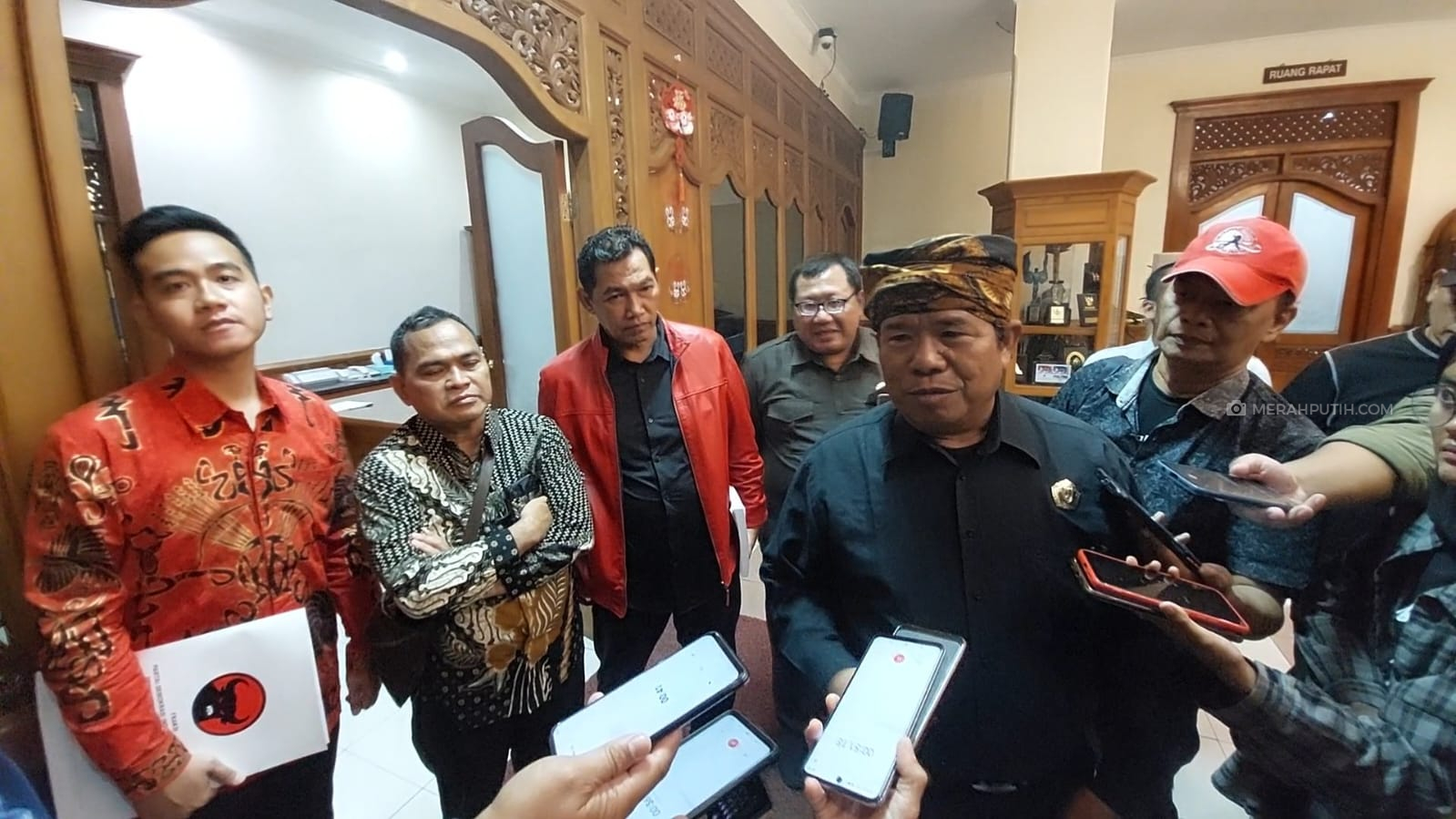 Fraksi PDIP Surakarta Datangi Kantor Gibran Sampaikan Penolakan Kenaikan PBB