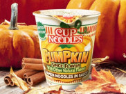 Varian Baru Mi dalam Gelas dengan Rasa Labu, Tertarik Mencobanya?