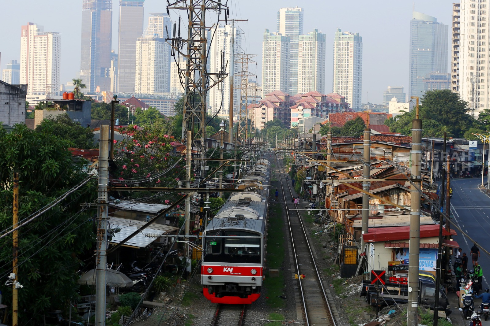 166,15 Juta Orang Gunakan Layanan Urban Listrik KAI Group, Pangkas Emisi Karbon dengan Transportasi Ramah Lingkungan