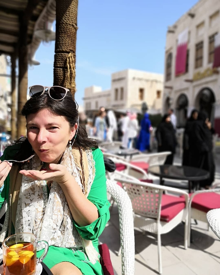 Kamu bisa berburu kuliner khas Timur Tengah di Souq Waqif. (Foto: instagram.com/ingriddmr)