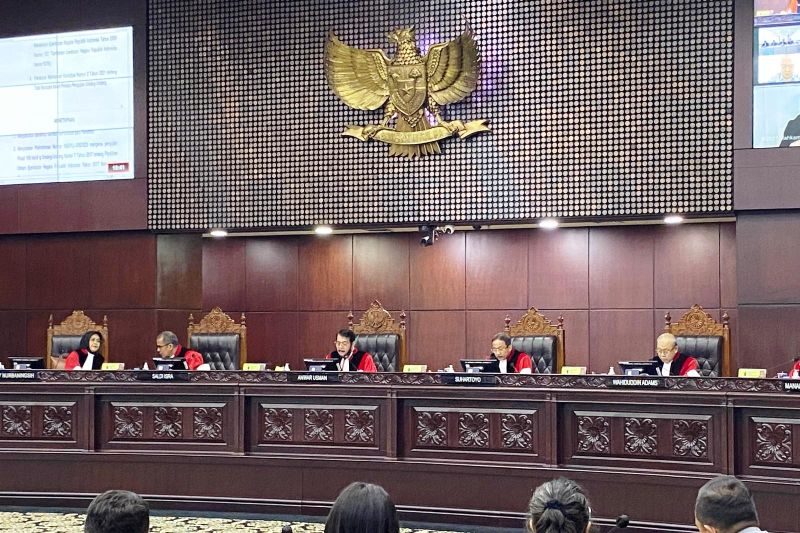 Kubu Prabowo dan Kubu Ganjar Harap-harap Cemas Menanti Putusan MK