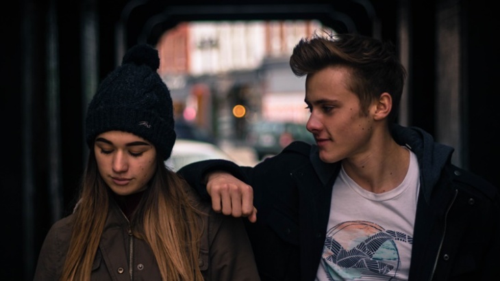 Jangan tergiur hubungan yang too good to be true. (Foto Pexels/Trinity Kubassek)