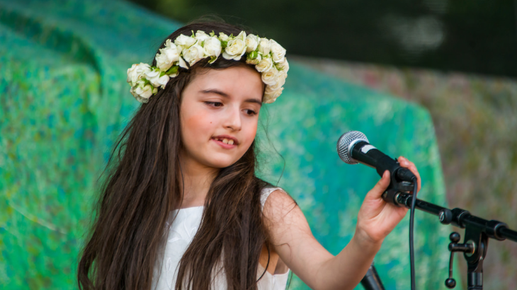 5 Suara Penyanyi Cilik Ini Buat Anda Merinding