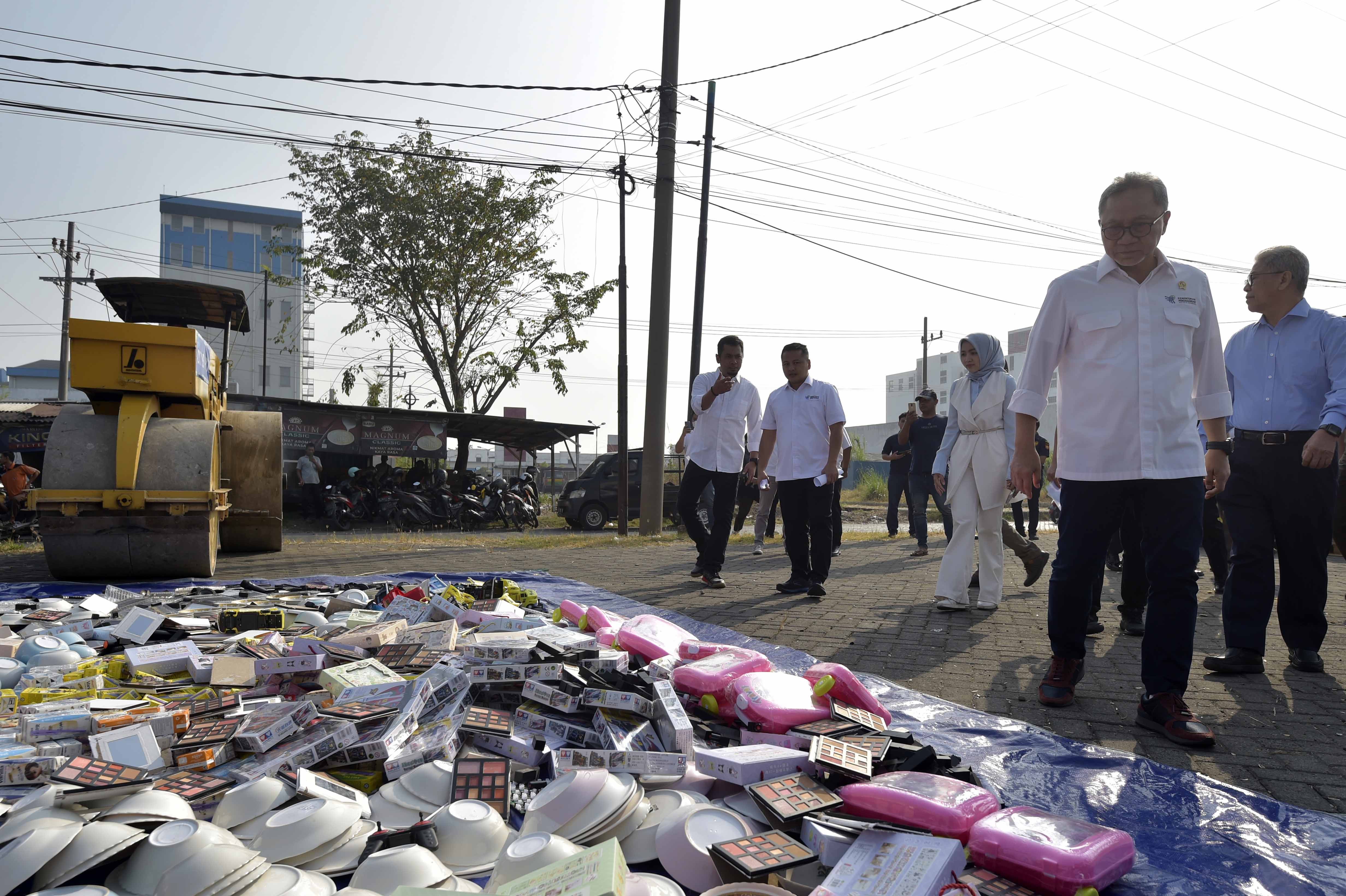 Kemendag Musnahkan Barang Impor Ilegal Senilai Rp 12 Miliar