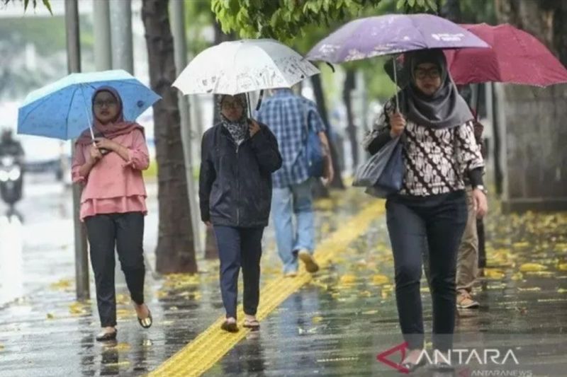 Waspadai Hujan Petir di Jaksel, Jaktim dan Jakbar