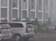 Gedung Kampus UIN Syarif Hidayatullah Terbakar, Petugas Berjibaku Padamkan Api