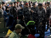 KRI Banda Aceh Angkut Pemudik ke Semarang dan Surabaya