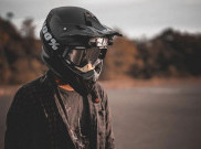 5 Kado Valentine Ini Cocok Buat Pasangan yang Hobi Motoran!