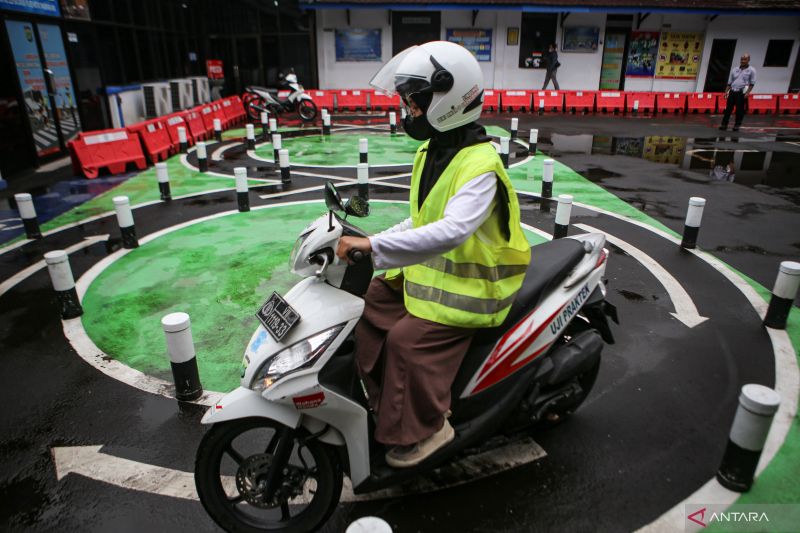Korlantas Polri Terapkan Lintasan Huruf S untuk Uji Praktik SIM