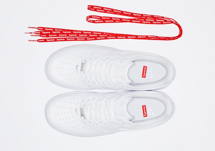 Supreme x Nike Air Force 1 Low "White". (Foto sneakernews.com)