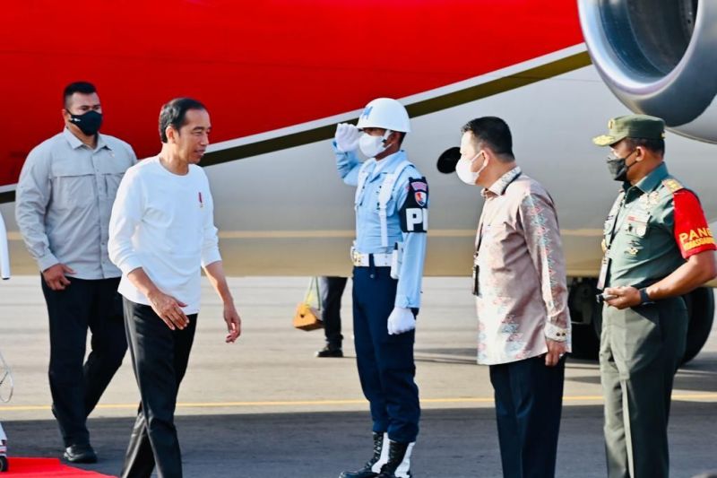 Jokowi Resmikan Pabrik Pupuk Nitrogen di Aceh