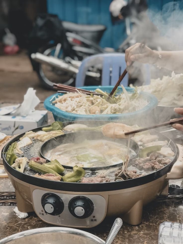 Meniup Makanan Panas Berbahaya Bagi Kesehatan?