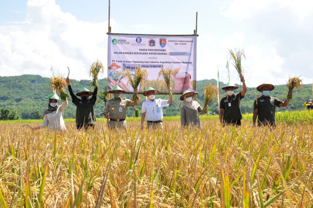 Pemprov DKI Bantah Kunjungan Anies ke Daerah karena Stok Beras Menipis