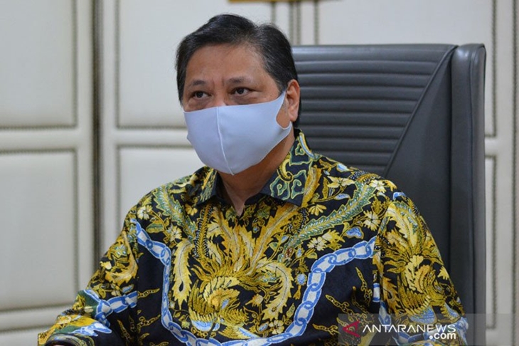 Menko Perekonomian Airlangga Hartarto seusai Rapat Terbatas (Ratas) Komite Penanganan Covid-19 dan Pemulihan Ekonomi (PC-PEN) yang dipimpin Presiden Joko Widodo secara daring di Jakarta (14/9/2020). ANTARA/twitter @Perekonomian RI/pri. (ANTARA/twitter @Perekonomian RI)