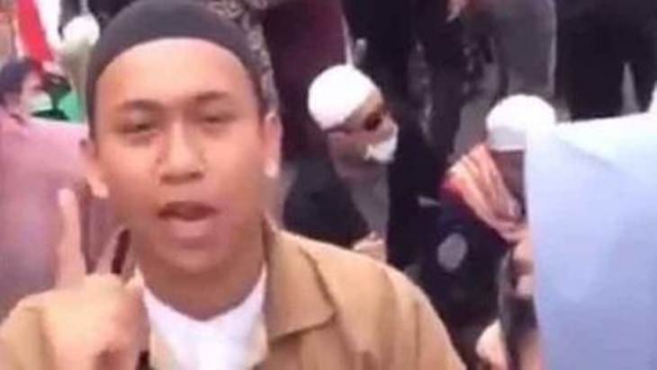 Tersangka pengancam penggal Presiden Joko Widodo, Hermawan Susanto (Foto: screenshot youtube.com)
