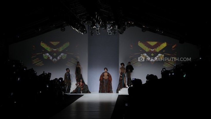 Warisan Bangsa yang Menjadi Masterpiece di Jakarta Fashion Week
