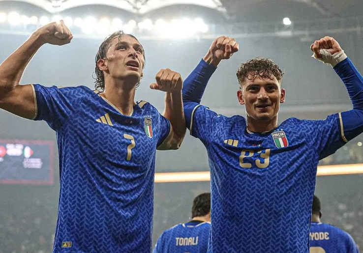 Sebastiano Debut, Pio Cetak Gol: Kakak-Adik Esposito Ukir Sejarah Timnas Italia