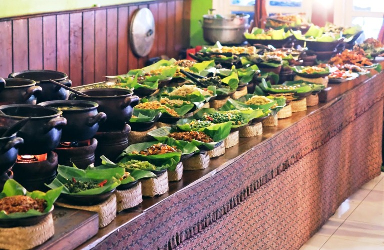 Berburu Kuliner Pedas, 5 Kedai Ini Jamin Hadirkan Peluh Pemuas Dahaga