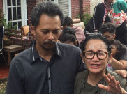 Pemakaman Yon Koeswoyo Tunggu David Pulang dari Raja Ampat