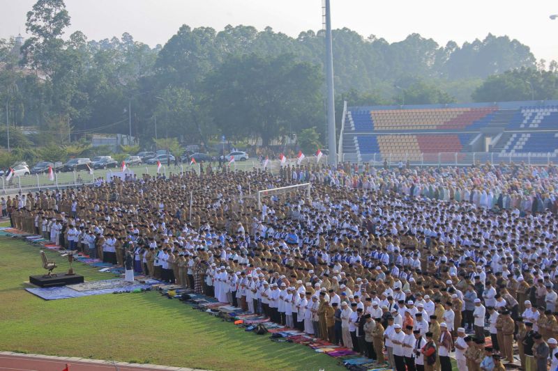 Ribuan Warga Kota Tangerang Gelar Salat Minta Hujan