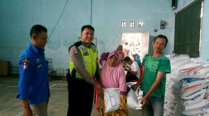 Pembagian Rastra di Majalengka Dikawal Polisi, Ada Apa?
