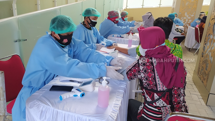 Vaksinasi pelajar dna guru di Kabupaten Sleman DIY. (Foto: MP/Patricia Vicka)