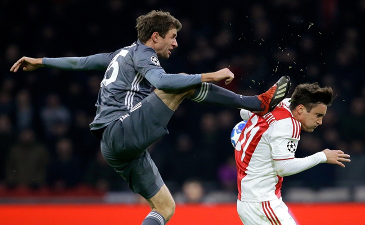  Tendangan Kungfu Thomas Mueller Untungkan Liverpool di Liga Champions