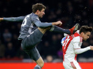 Tendangan Kungfu Thomas Mueller Untungkan Liverpool di Liga Champions
