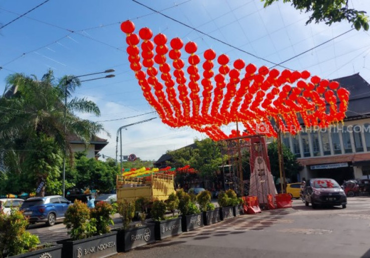 Ribuan Lampion di Pasar Gede Solo Jadi Destinasi Wisata Imlek