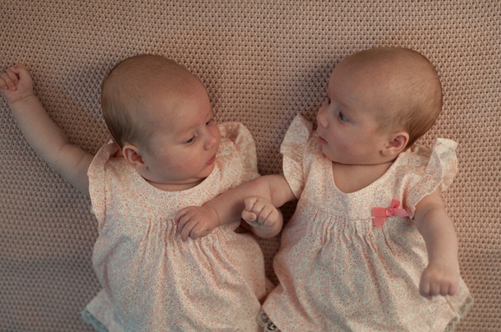 Kandungan berukuran lebih besar jadi ciri kamu hamil anak kembar. (Foto: tabakpolska)
