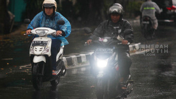 Peralihan Musim Jabodetabek Masih Diguyur Hujan Lebat Meski Musim Kemarau